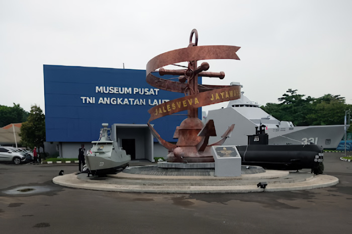 Museum TNI-AL Jalesveva Jayamahe, Surabaya.