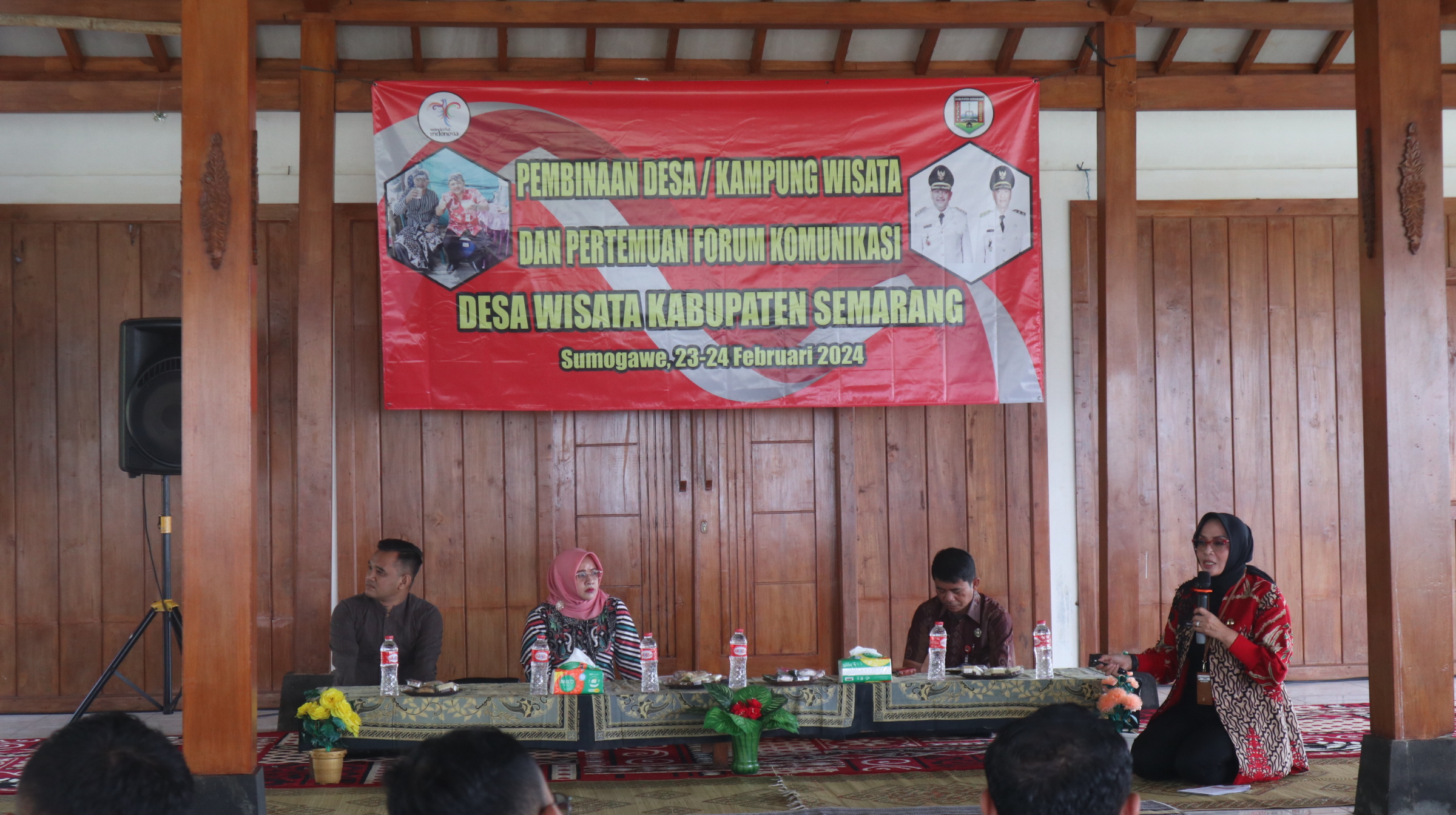 Kepala Dinas Pariwisata Kabupaten Semarang saat memberikan penjelasan indikator-indikator penilaian desa wisata