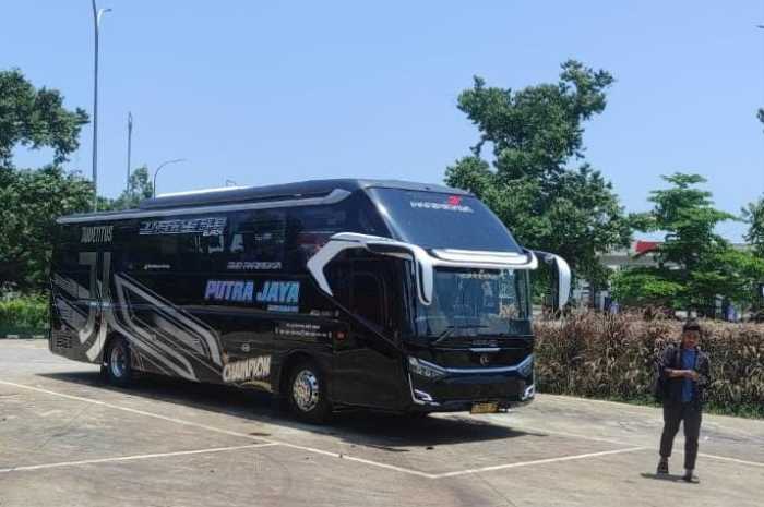 Sensasi naik SR3 Ultimate-R. (Dhinar Sasongko/Jawa Pos Radar Semarang)