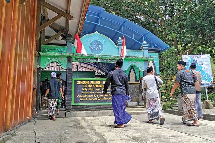 Kondisi Sendang Kalimah Toyyibah yang ada di Desa Nyatnyono Kecamatan Ungaran Barat. NURFAIK NABHAN/Jawa Pos Radar Semarang