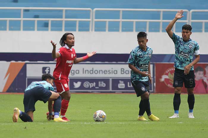 Duel PSIS Semarang vs Persis Solo di Stadion Jatidiri musim 2022/2023 lalu. (Baskoro Septiadi/Jawa Pos Radar Semarang)