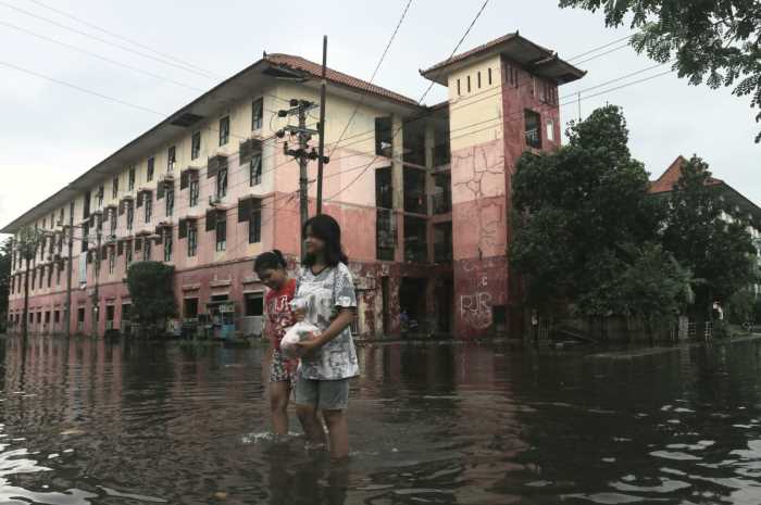 Rusunawa Kaligawe Semarang direndam banjir Rabu (13/3/2024). Nurchamim/Jawa Pos Radar Semarang