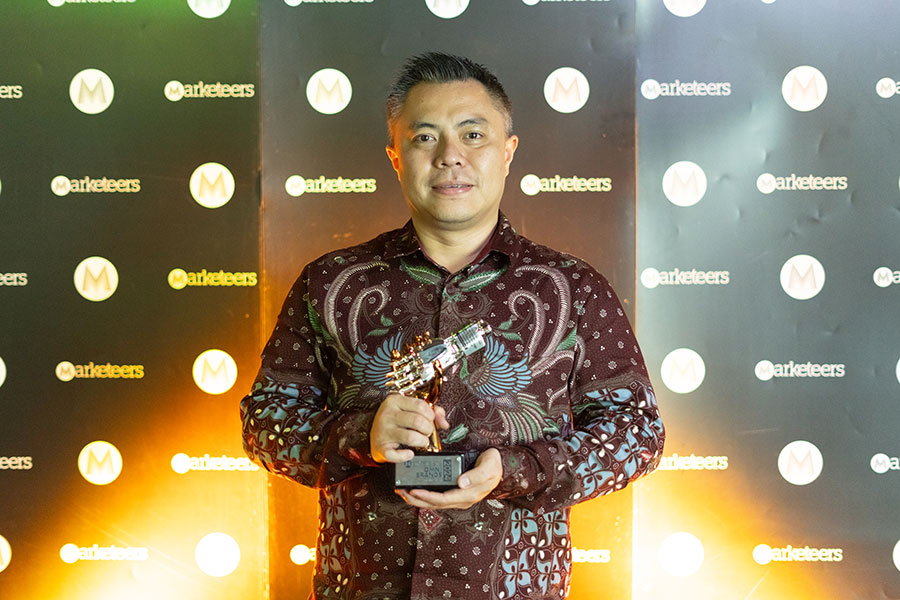 Paramount Land raih Marketeers OMNI Brand of The Year 2024, Kategori &rsquo;Digital Cutomer Experience&rsquo;. Mario Susanto, VP Marketing Paramount Land saat menerima penghargaan di Jakarta, 13 Maret 2024.