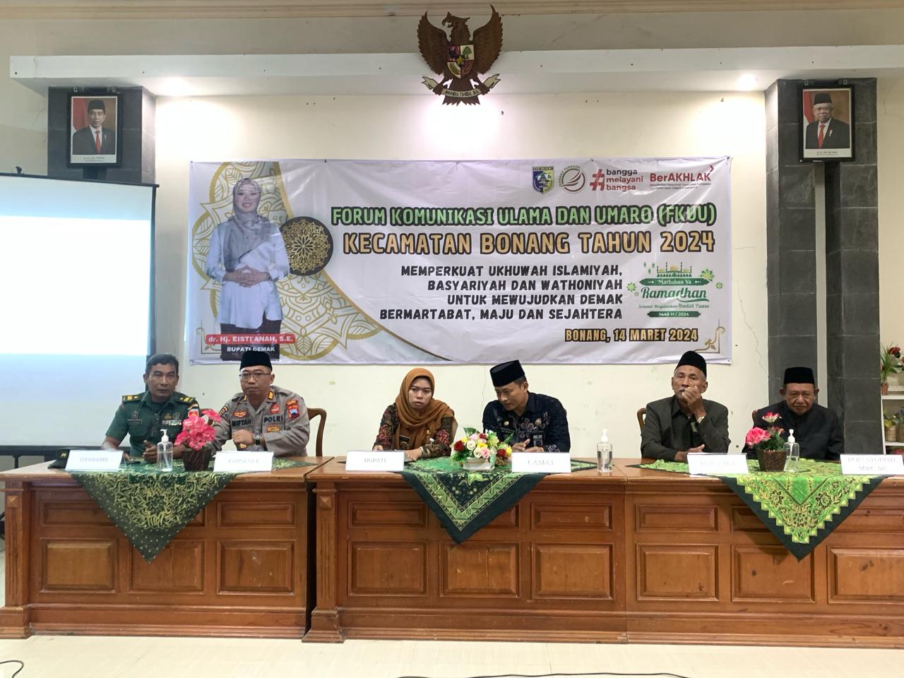 Bupati Demak dr Hj Eistianah saat membuka acara Forum Komunikasi Ulama Umara (FKUU) di Kecamatan Bonang, Kamis (14/3/2024). (Wahibpribadi)