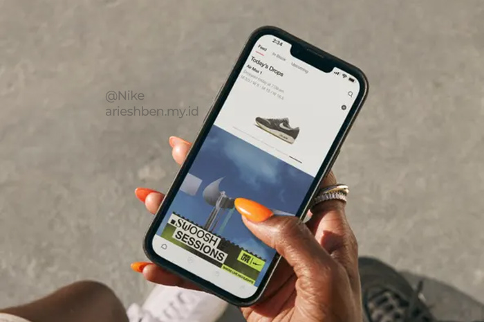 Ilustrasi tips membeli sepatu secara online.