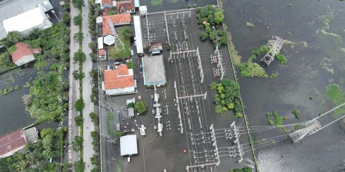 PASTIKAN  LISTRIK AMAN : Aset PLN UIT JBT yakni GI 150KV Kudus ikut terendam banjir hingga masuk ke switchyard Gi dengan ketinggian air hampir mencapai 1 meter.