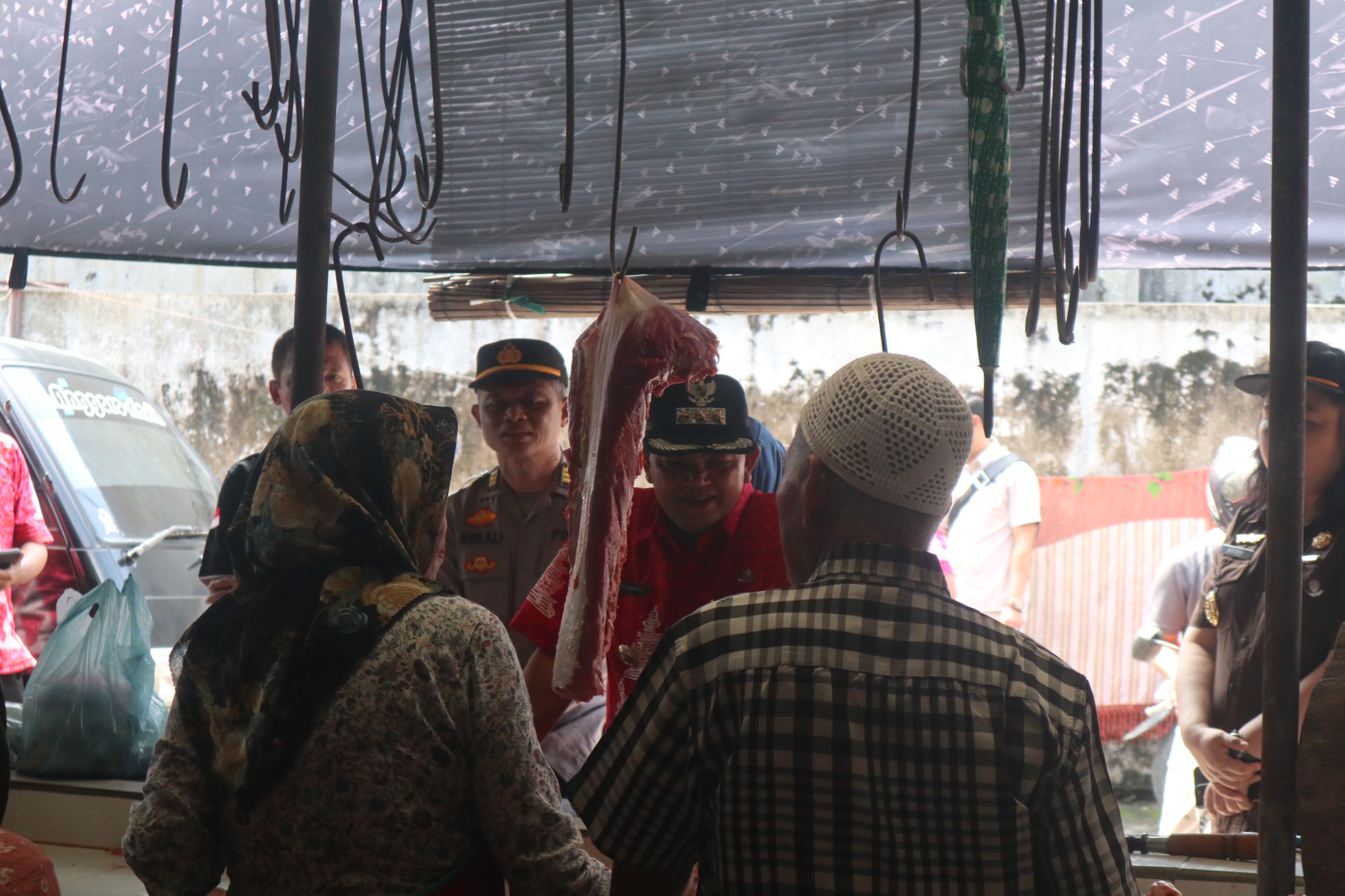 Pemantauan harga bapok di Pasar Karangjati yang dilakukan Bupati Semarang dan TPID Kabupaten Semarang