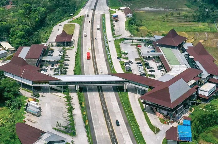 Skybridge Resta Pendopo, Rest Area KM 456 Salatiga.