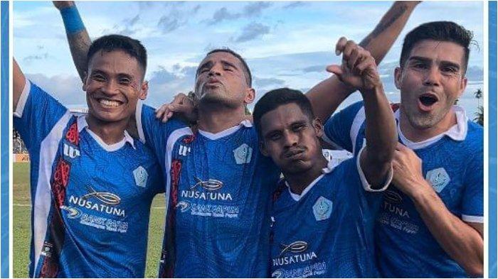 Beto Goncalves dan pemain PSBS Biak
