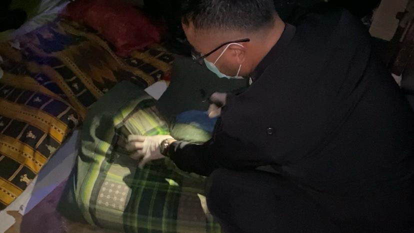 Lembaga Pemasyarakatan Kelas 1 Semarang alias Lapas Kedungpane dirazia petugas gabungan, Jumat (5/4/2024) malam.  (M Hariyanto/Jawa Pos Radar Semarang)