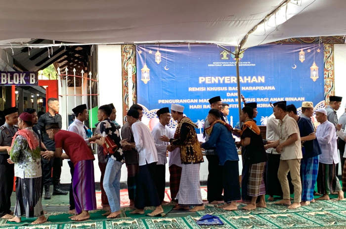 Suasana Lebaran 1445 H di Lapas Kelas IIA Kendal Rabu (10/4). DEVI KHOFIFATUR RIZQI/ JAWA POS RADAR SEMARANG