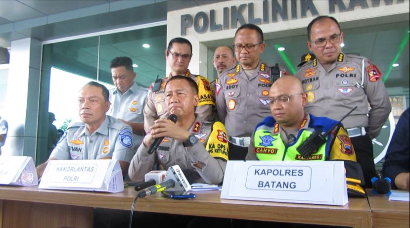 Koferensi Press laka tunggal Bus PO Rosalia Indah di RSI Kendal Kamis (11/4). DEVI KHOFIFATUR RIZQI/ JAWA POS RADAR SEMARANG