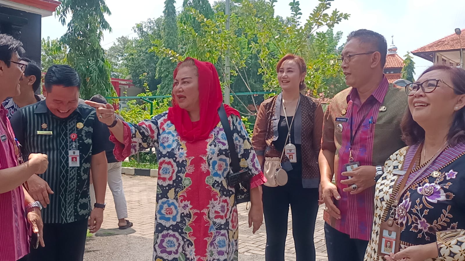 SIDAK: Wali Kota Semarang Hevearita Gunaryanti Rahayu bersama sejumlah kepala OPD melakukan sidak ke sejumlah kantor pemerintahan di hari pertama masuk kerja pasca libur Lebaran, Selasa (16/4/2004)