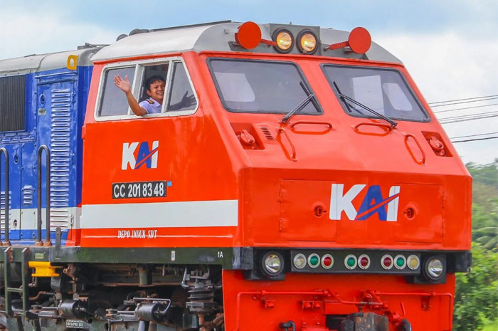 PT. KAI membuka lowongan pekerjaan.