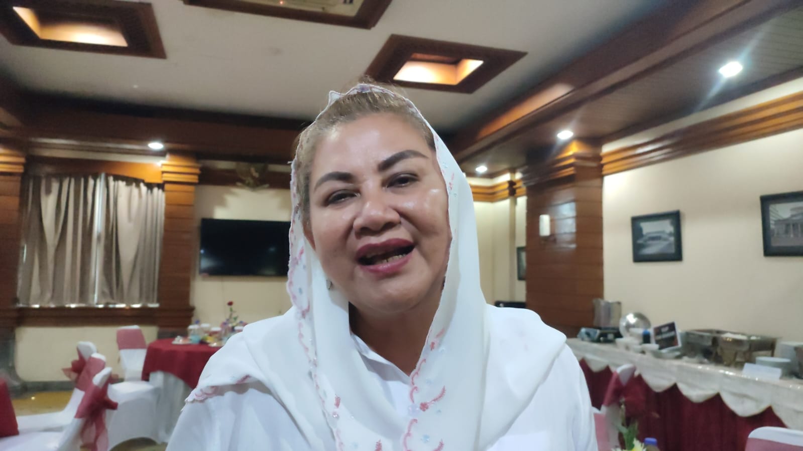 Wali Kota Semarang, Hevearita Gunaryanti Rahayu melakukan evaluasi hasil tinjauan ke beberapa lokasi banjir dan longsor di perumahan-perumahan, Minggu (21/4).