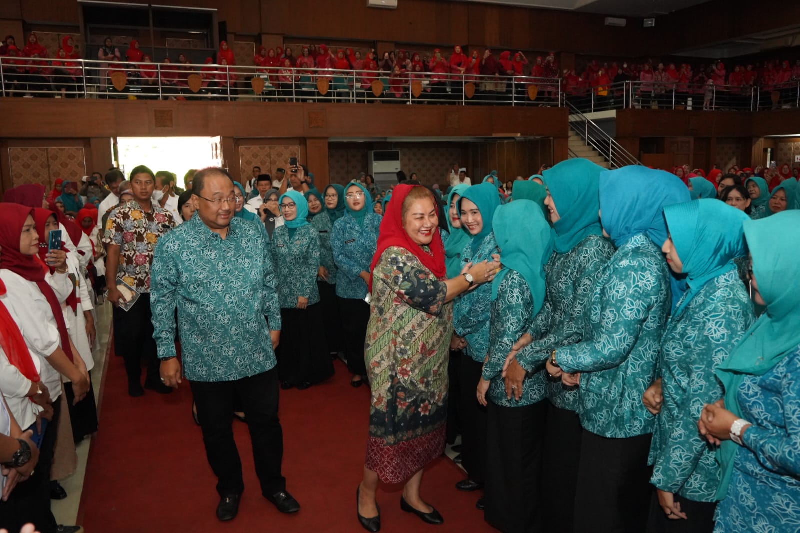 Wali Kota Semarang, Hevearita Gunaryanti Rahayu saat menghadiri halalbihalal Pemberdayaan Kesejahteraan Keluarga (PKK) dan Dewan Kerajinan Nasional Daerah Kota Semarang di Balairung Upgris
