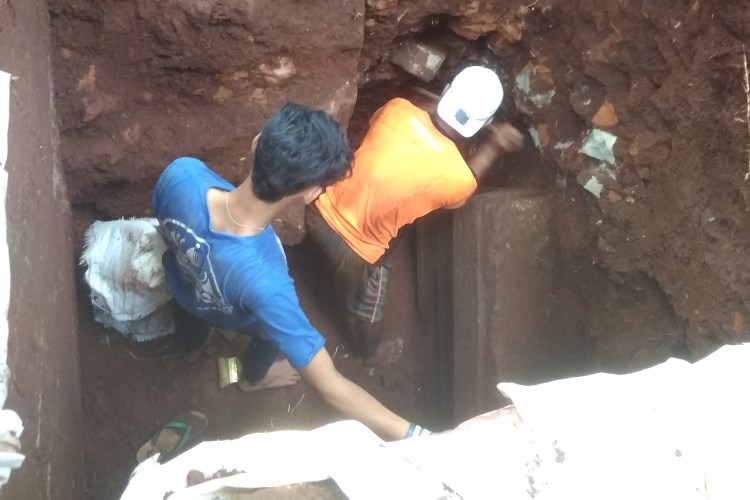 YONI BESAR : Penggalian yoni yang ditemukan tim peneliti pada sumuran Candi Duduhan pada November 2018.