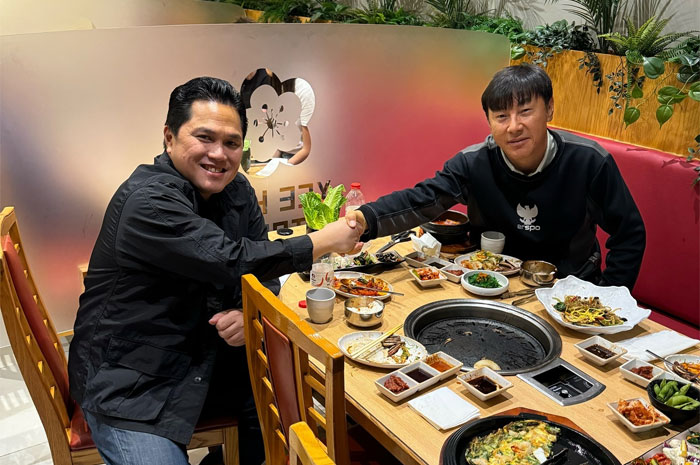 Erick Thohir dan Shin Tae-yong.