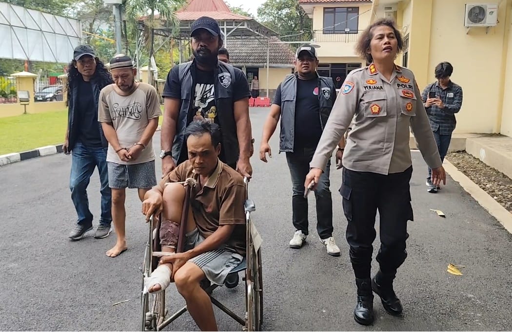 M Nawi alias Kentir, warga Ambarawa Kabupaten Semarang mendekam di ruang tahanan Polrestabes Semarang terkait kasus penusukan terhadap mantan istri sirinya. Nurchamim/Jawa Pos Radar Semarang