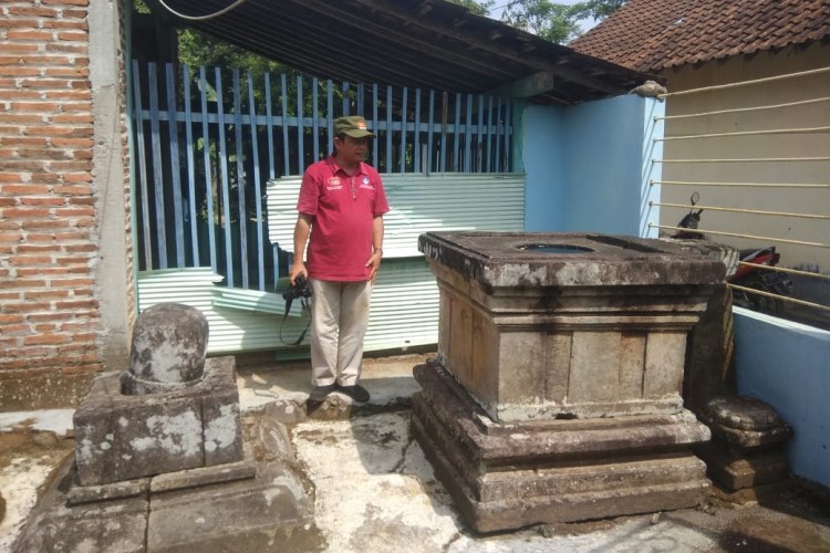 TERBESAR : Yoni di Cangkiran, Kecamatan Mijen, Kota Semarang (Pratono/Jawa Pos Radar Semarang)