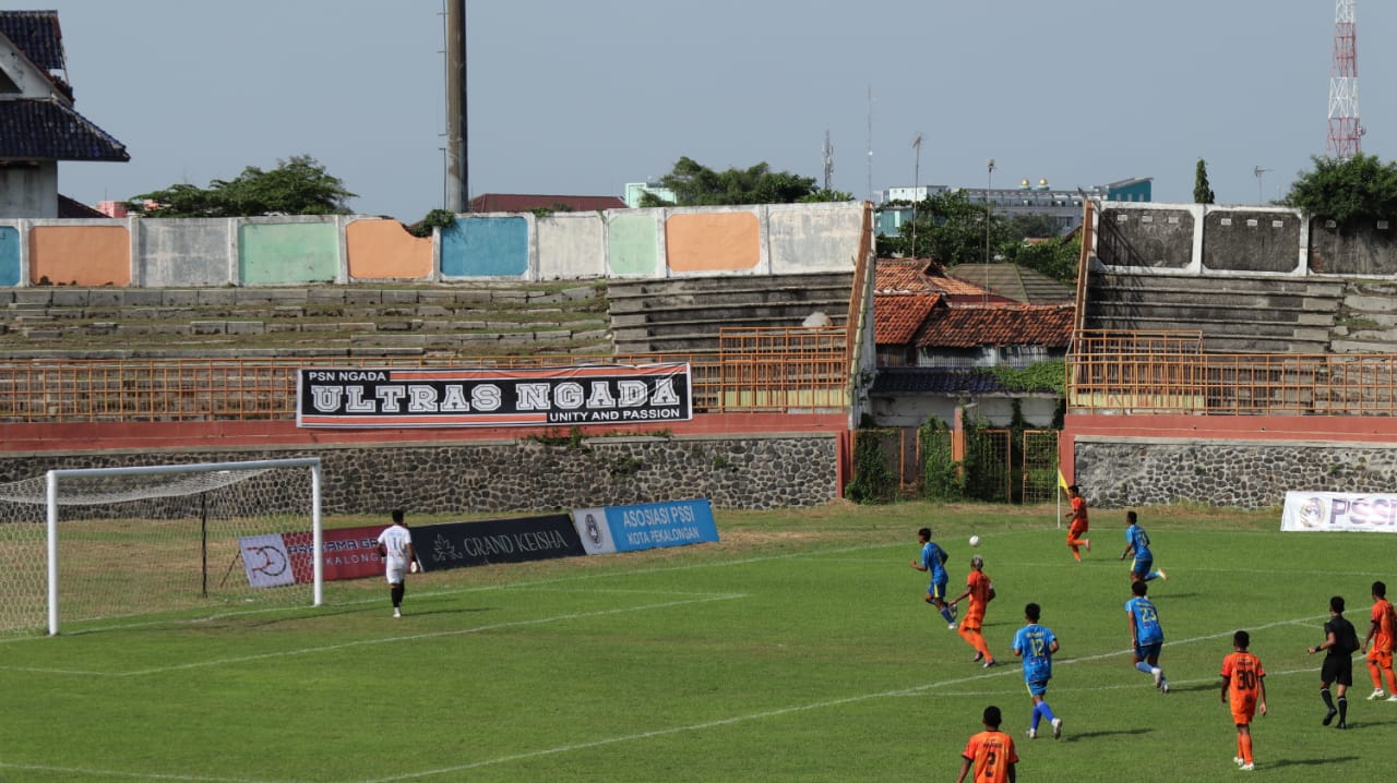 Pertandingan Liga 3 Grup H pertemukan PSN Ngada dengan PSBL Langsa di stadion Hoegeng Pekalongan, Rabu (1/5/2024). (Luthfi Hanafi/Jawa Pos Radar Semarang)