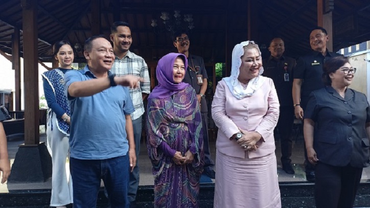 Wali Kota Semarang, Hevearita Gunaryanti Rahayu ketika berkunjung ke kediaman mantan Wali Kota Soemarmo HS