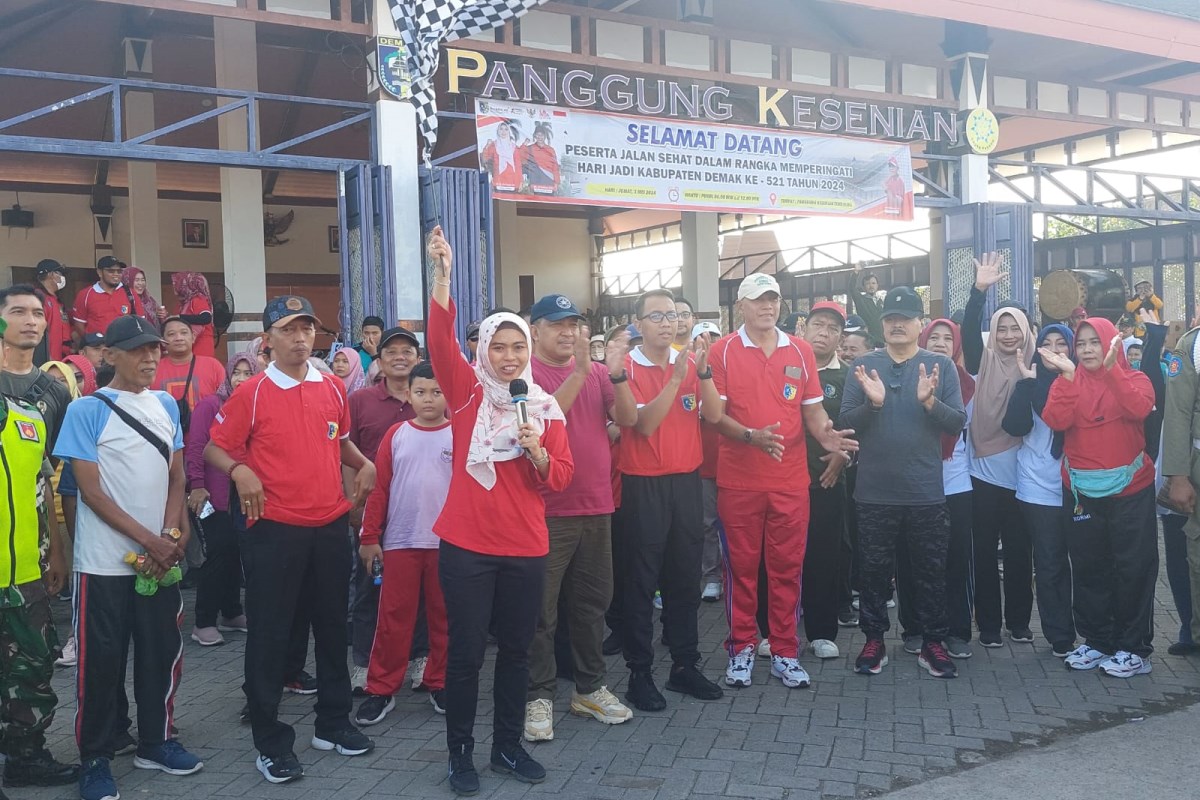 Bupati Demak dr Eisti