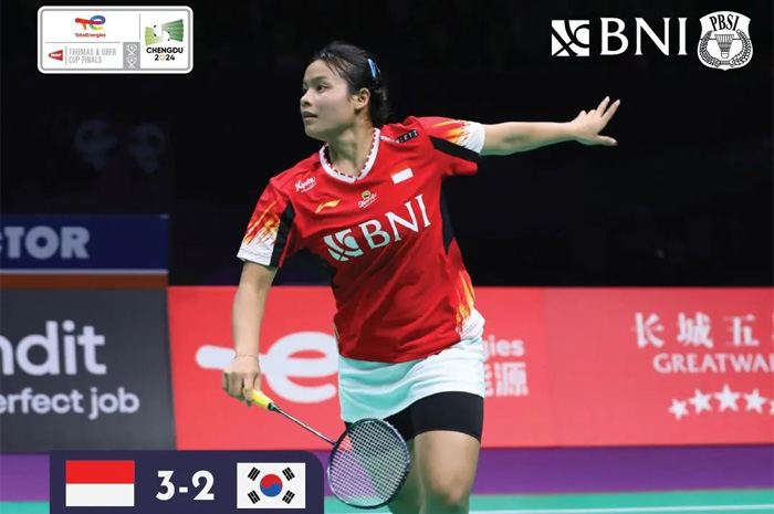 Aksi Komang Ayu Cahya Dewi yang berhasil mengalahkan Kim Min Sun lewat rubber game di partai kelima semifinal Uber Cup 2024.