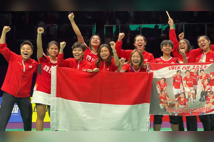 Ekpresi kegembiraan tim Uber Indonesia setelah berhasil mengalahkan juara bertahan Korea Selatan di semifinal Uber Cup 2024 di Hi-Tech Zone Sports Centre Gymnasium, Chengdu, China.