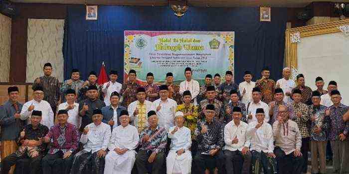 FOTO BERSAMA : Ketua Umum MUI KH Ahmad Darodji dalam Halaqah Ulama dan Halalbihalal di Hotel Pandanaran, Sabtu 4 Mei 2024.