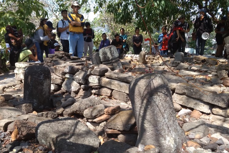 PENINGGALAN MASA KLASIK : Lingga yang terdapat di Makam Sukolilo, Kelurahan Pleburan, Kecamatan Semarang Selatan, Kota Semarang (Pratono/Jawa Pos Radar Semarang)
