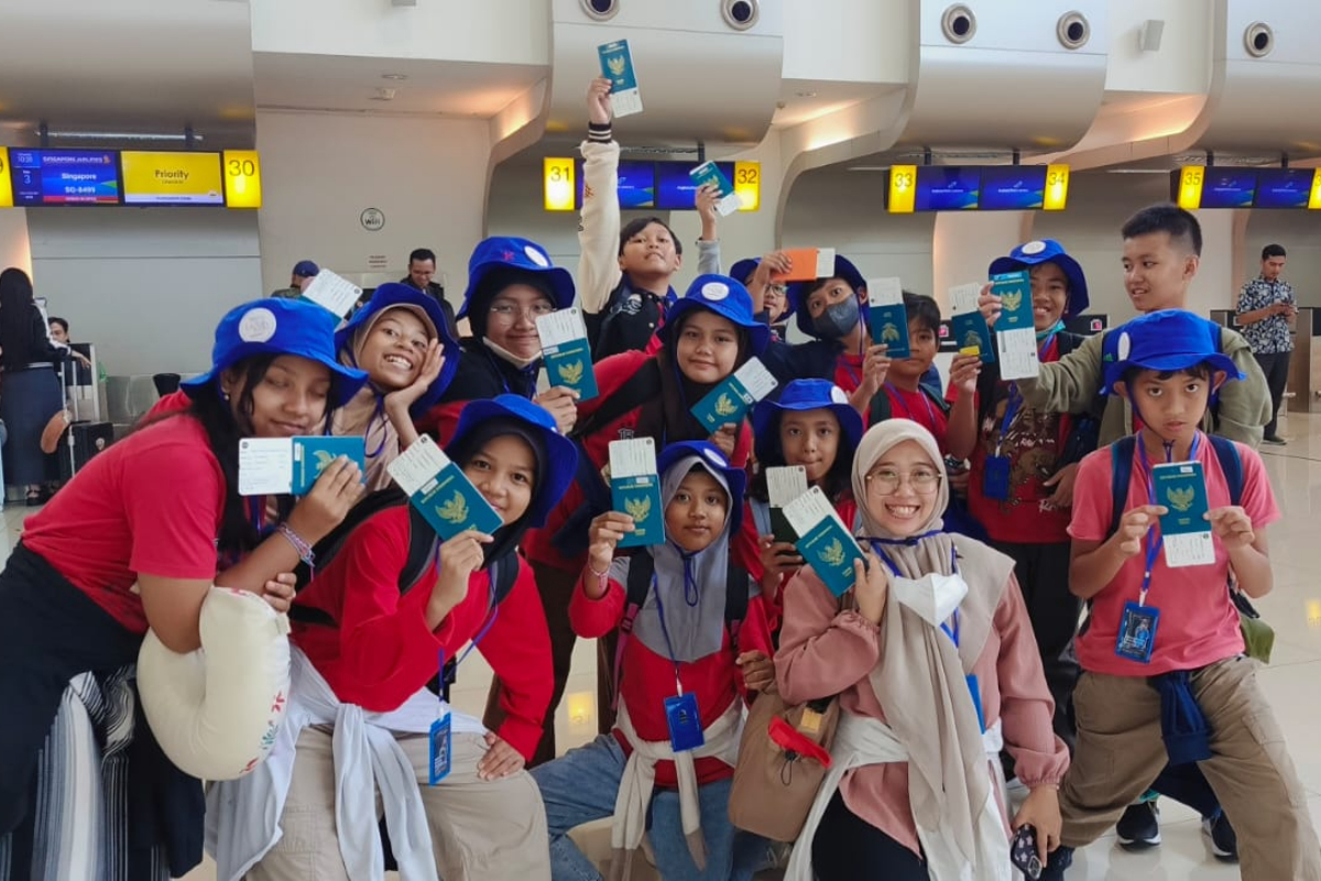 Di Long Weekend kali ini, belasan siswa Kelas 5 SD Lebah Putih Salatiga Melakukan Edutrip ke Luar Negeri. (Istimewa)