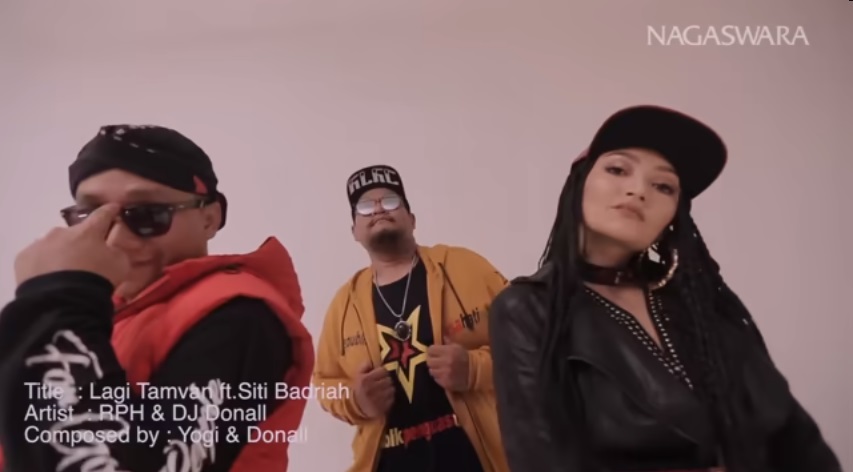 Tangkap Layar Video Klip Lagu Lagi Tamvan RPH ft Siti Badriah.