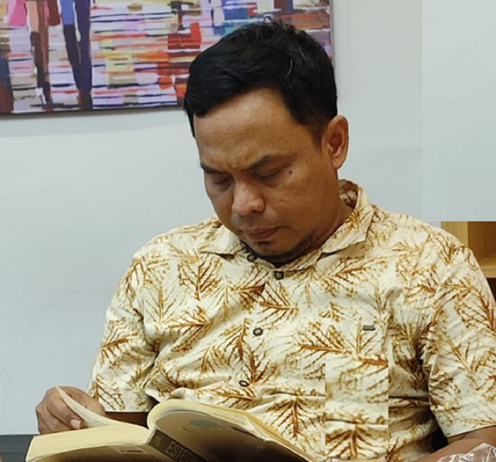 Oleh: Dr. Nur Fajrie, M.Pd.