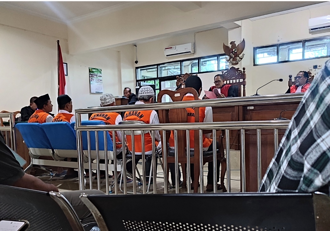 Lima terdakwa kasus penyelundupan ratusan ekor anjing menjalani sidang tuntutan di Pengadilan Negeri Semarang, Kamis (16/5/2024).