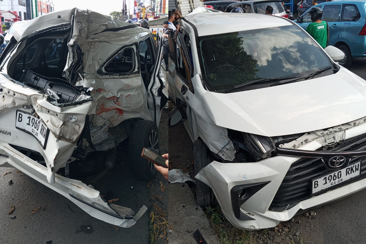 Kecelakaan lalu lintas melibatkan kereta api dengan kendaraan terjadi di perlintasan rel kereta api di Puri Anjasmoro, Semarang Barat, Jumat (17/5/2024) sekitar pukul 15.00.