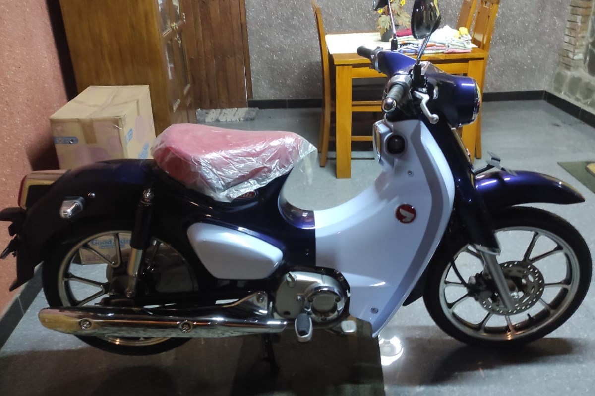 Honda Super Cub C125 milik&nbsp;Istoni Kurniawan. (Dhinar Sasongko/Jawa Pos Radar Semarang)