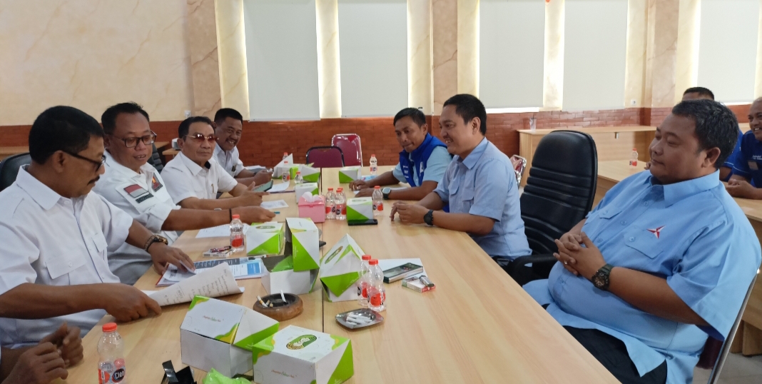 KOMUNIKASI POLITIK : DPC Partai Gerindra Kota Semarang, ketika melakukan penjajakan kepada CEO PSIS Yoyok Sukawi