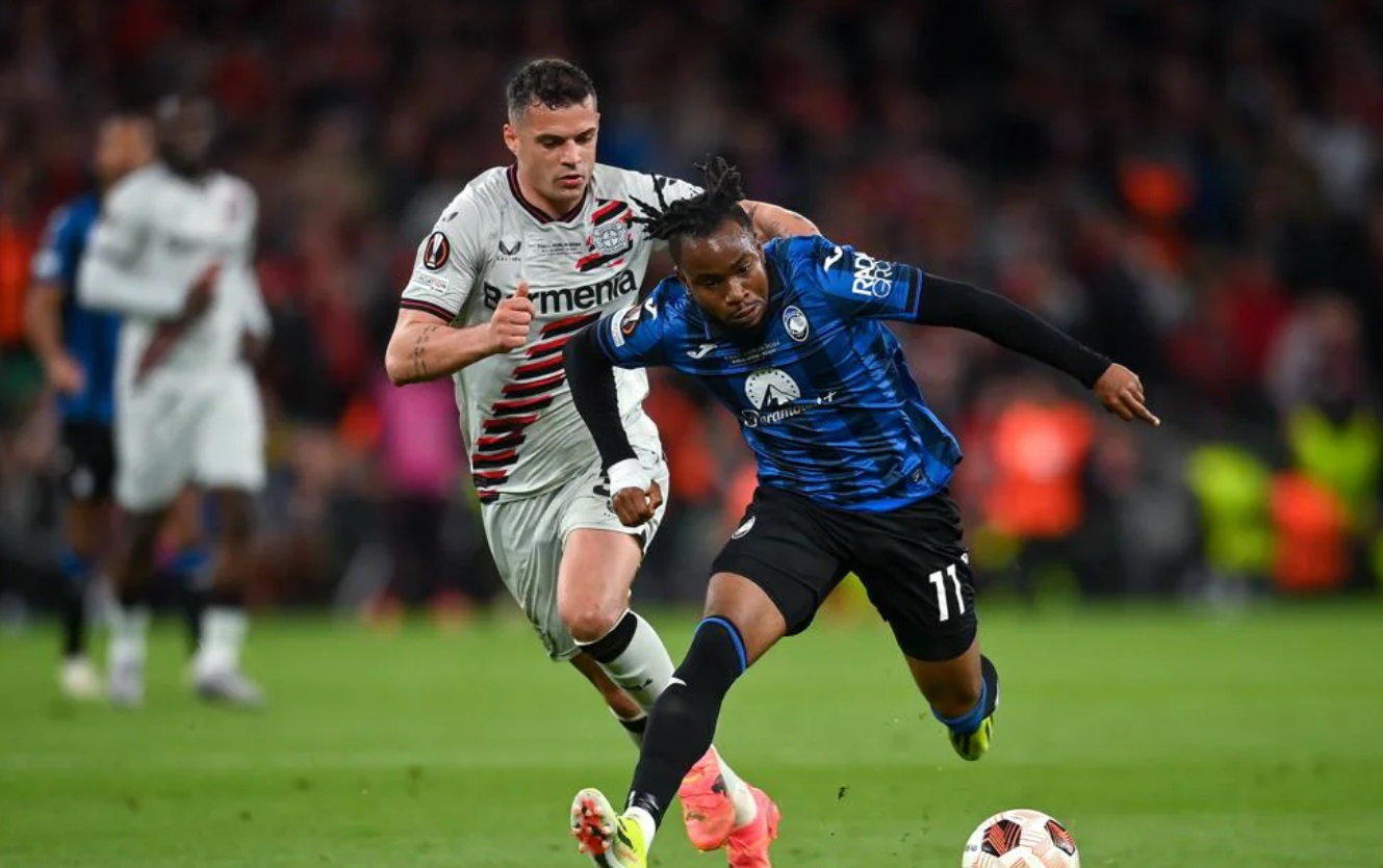 Adeloma Lookman hadapi pemain Leverkusen