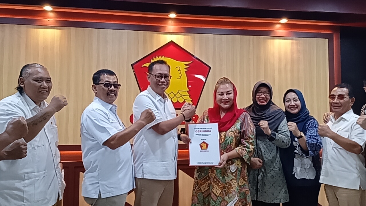 SINYAL KOALISI : Calon petahana Wali Kota Semarang, Hevearita Gunaryanti, ketika mendatangi undangan dari DPC Partai Gerindra.