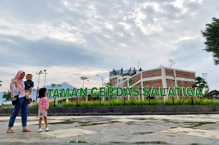 Liburan keluarga sambil belajar bersama anak tercinta di Taman Cerdas Salatiga.