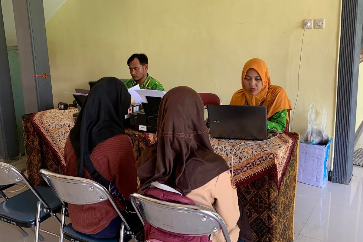 Pendaftaran PPDB SMP Negeri di Kabupaten Kendal. DEVI KHOFIFATUR RIZQI/ JAWA POS RADAR SEMARANG