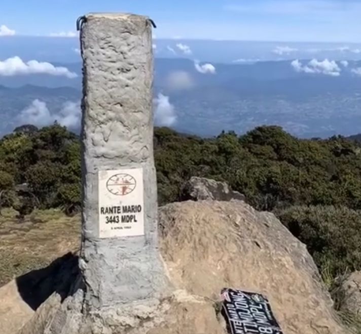 Puncak Rantemario Gunung Latimojong