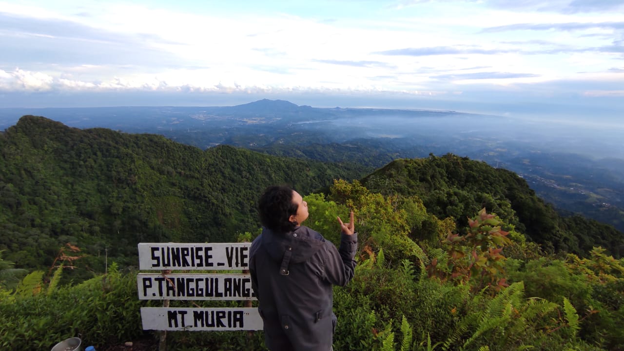 Spot sunrise view yang berada sebelum Puncak Tanggulangsi