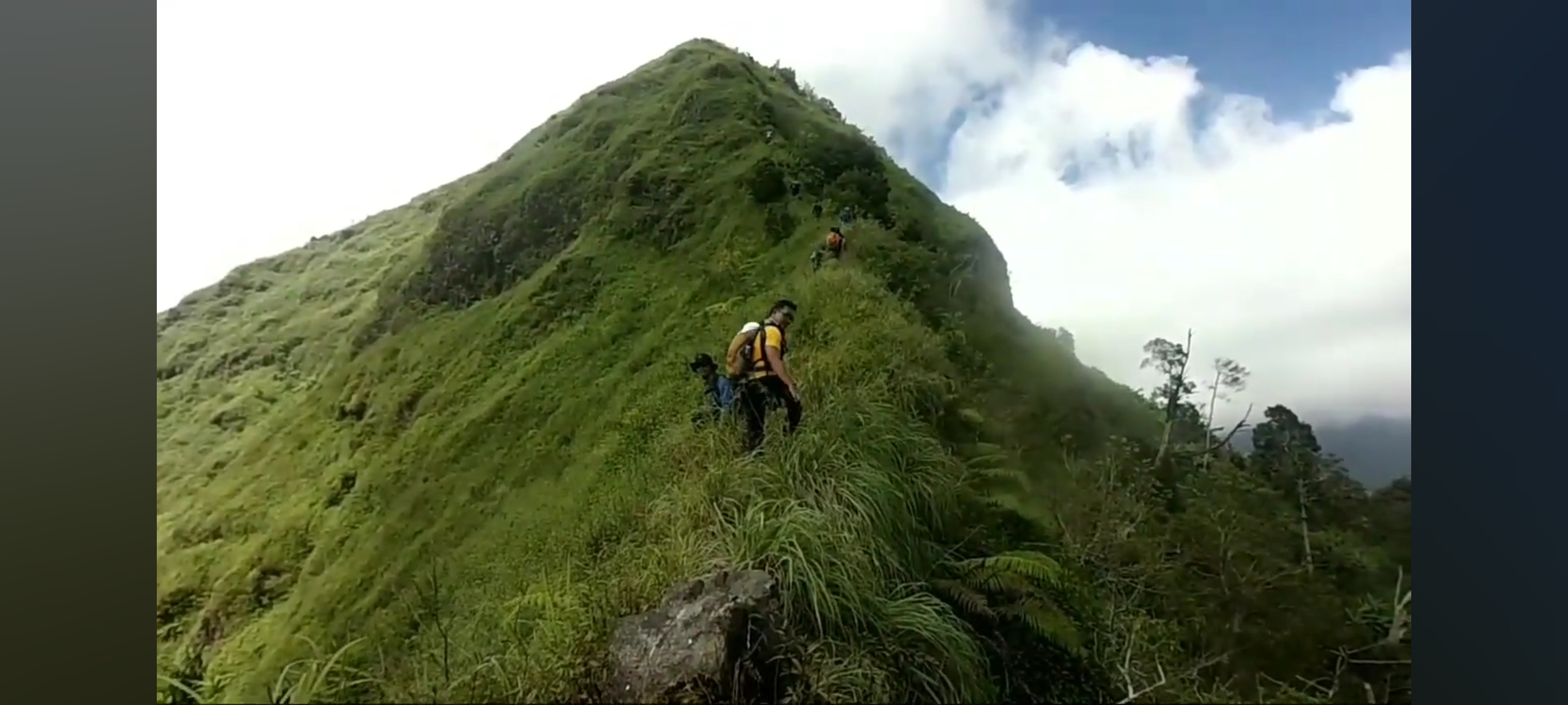 Jalur sebelum menuju ke Puncak Tunggangan