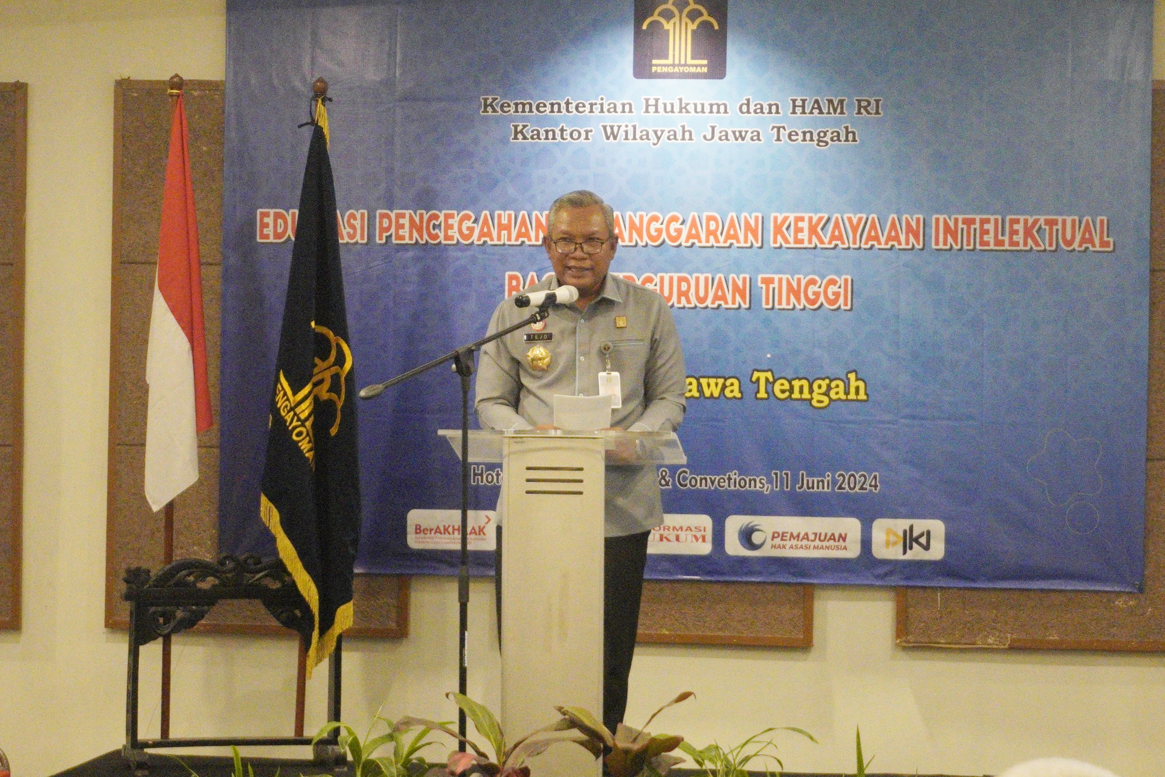 Kepala Kantor Wilayah Kementerian Hukum dan HAM Jawa Tengah, Tejo Harwanto memberikan sambutan dalam Edukasi Pencegahan Pelanggaran Kekayaan Intelektual Bagi Perguruan Tinggi, Selasa (11/06).