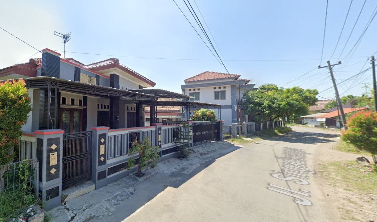 Desa dengan banyak rumah mewah