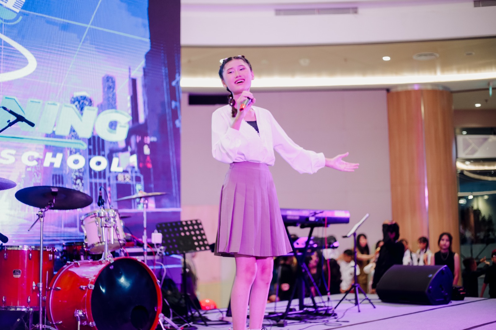 Musisi Muda, Glenis Calya