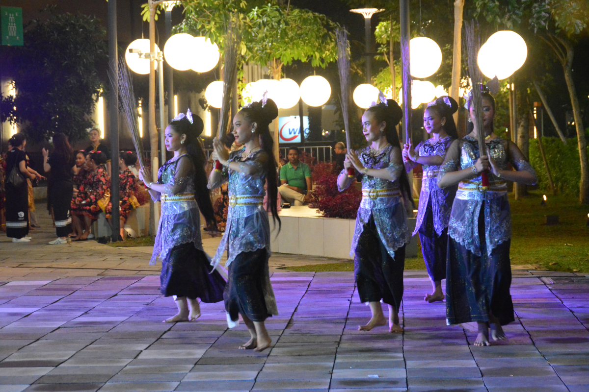 Sanggar Tari Greget Semarang asuhan Maestro Tari Indonesia Yoyok Bambang Priyambodo, Sabtu (15/6/2024) menggelar Greget Festival Tari #63 di ruang outdoor UpTown Mall BSB Mijen Semarang.