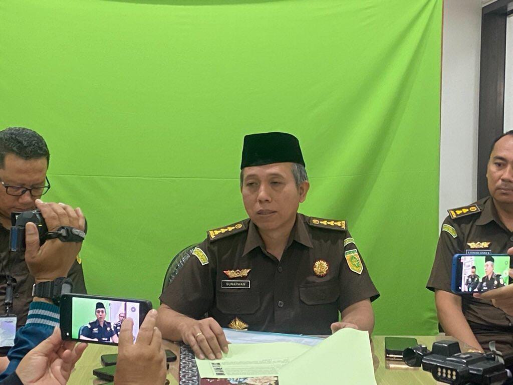 Asintel Kejati Jateng Sunarwan memberikan keterangan pers, Rabu (19/6/2024).